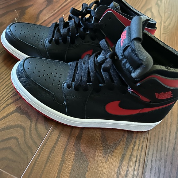 $150 Red and black size 8 women..Snake skin $85 5.5..Dunks $120 not sole 5 - Picture 14 of 14